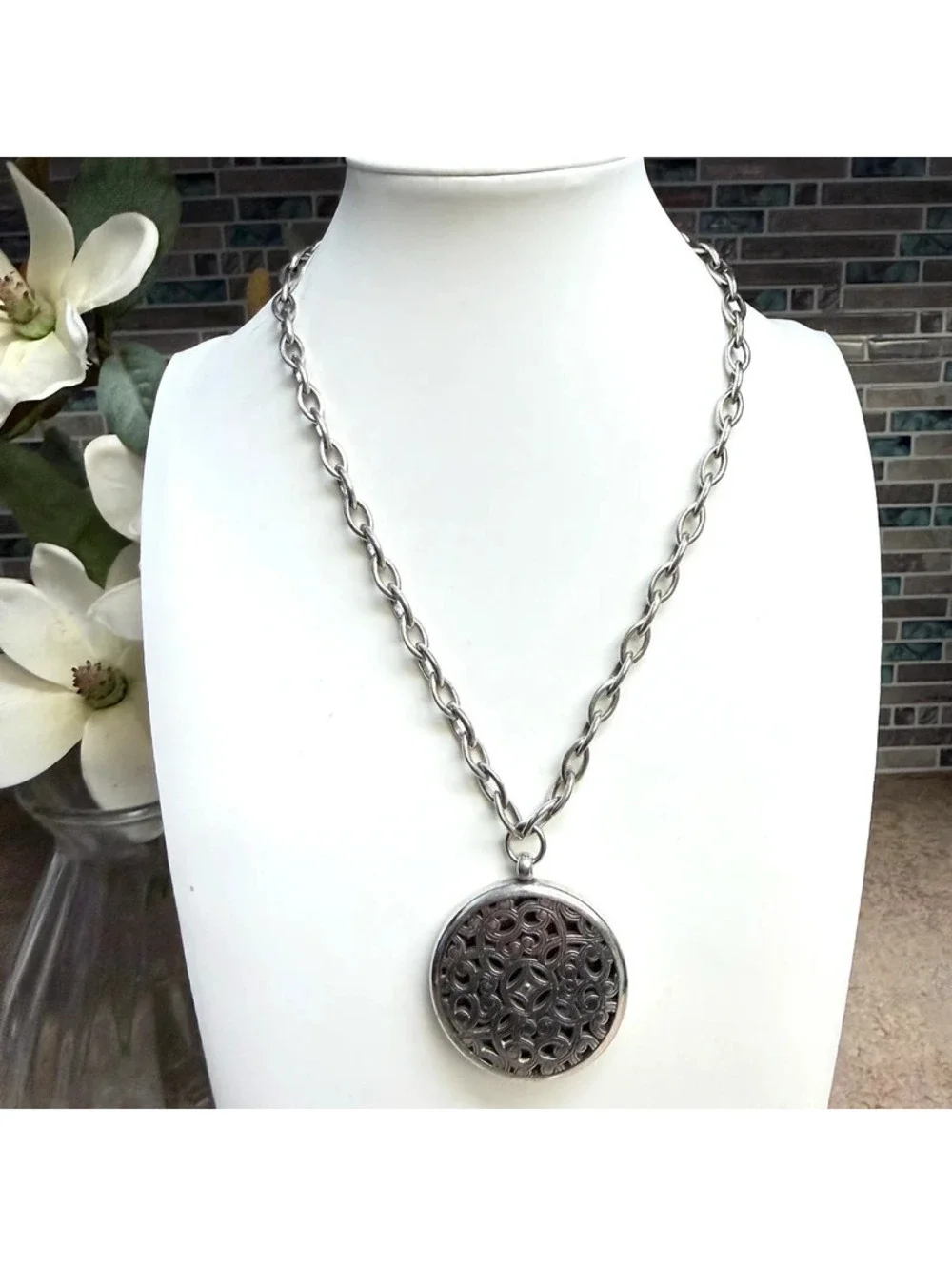 Brighton Silver Tone Serendipity Round Filigree Disc Pendant Necklace Retired